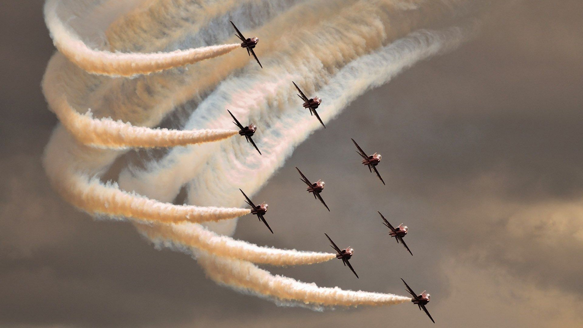 爱游戏娱乐平台-字母哥带队打出十连胜，雄鹿重回东部榜首，字母哥和雄鹿签了多少年